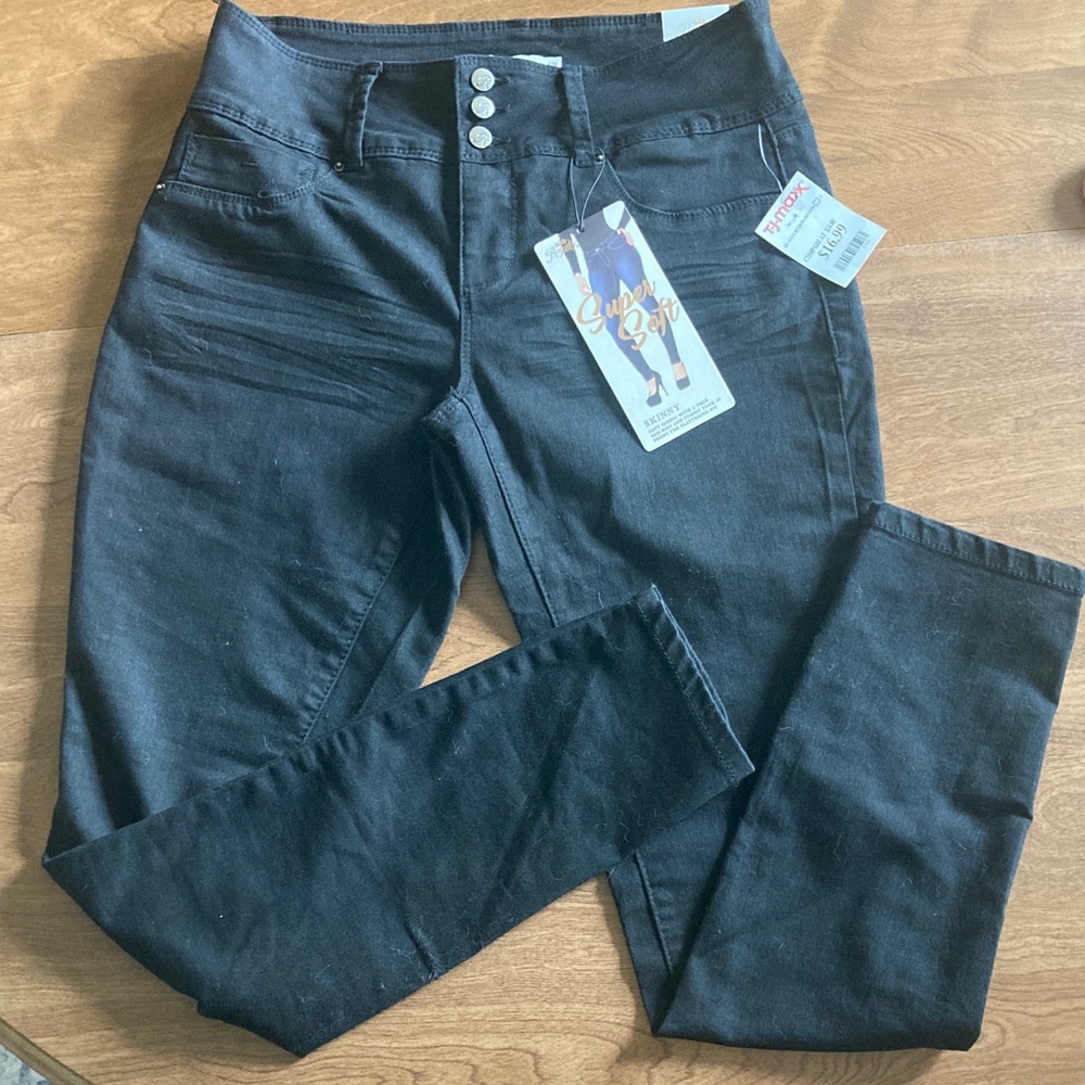 Black Women’s High-Rise Skinny Jeans